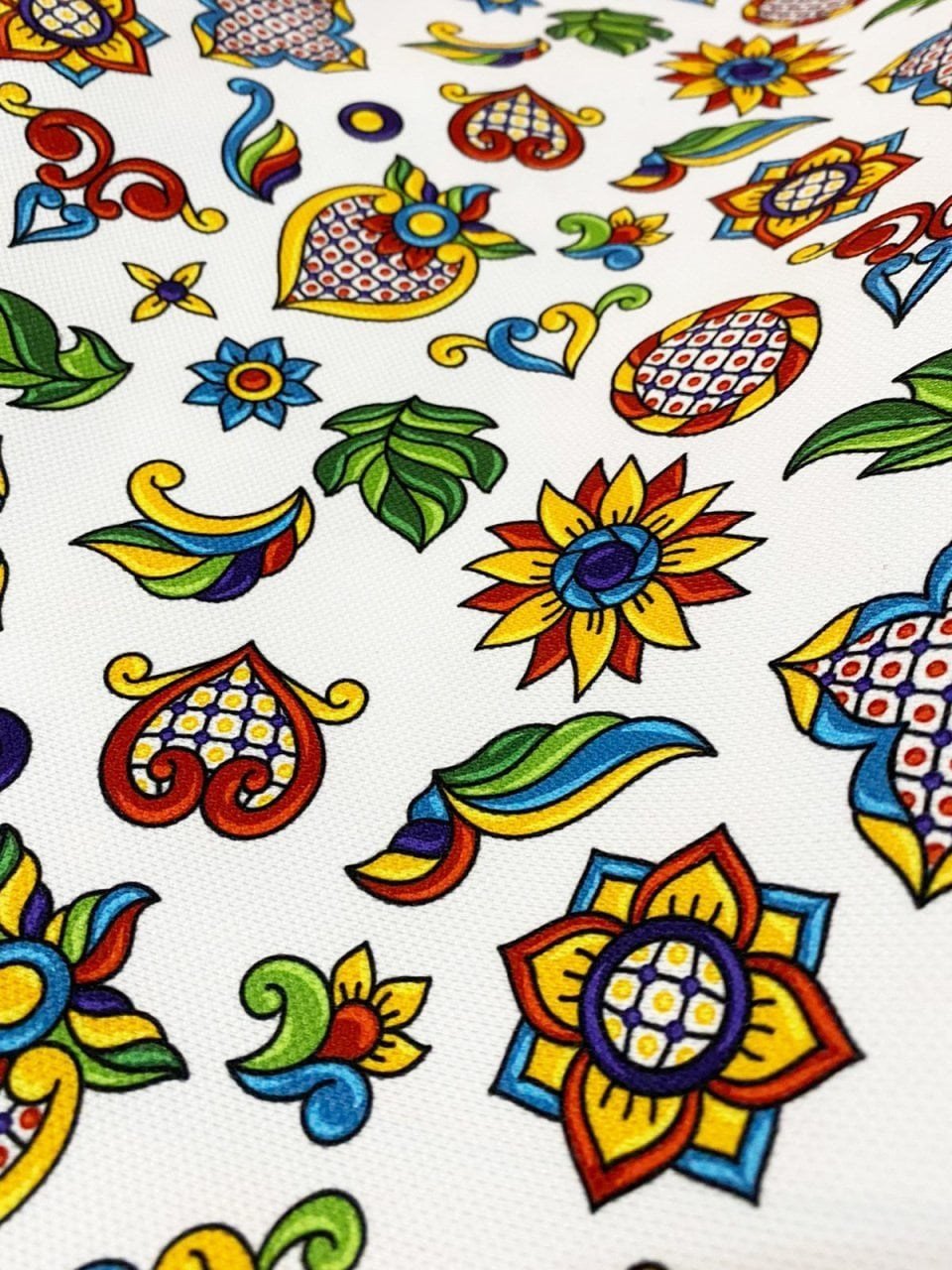 Renkli Geometrik Desenli Kumaş
