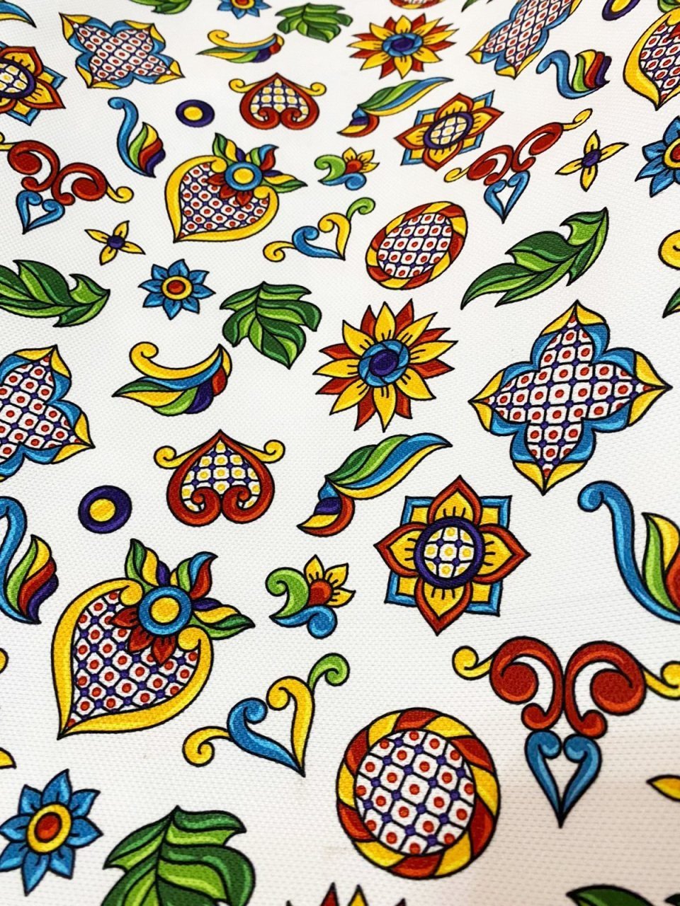 Renkli Geometrik Desenli Kumaş