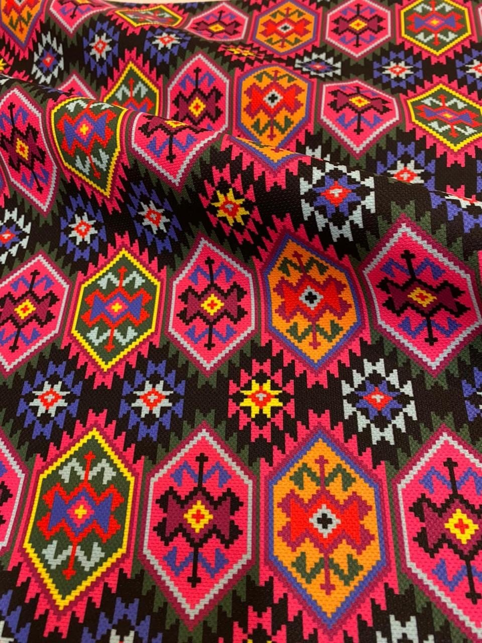 Renkli Kilim Desenli Kumaş