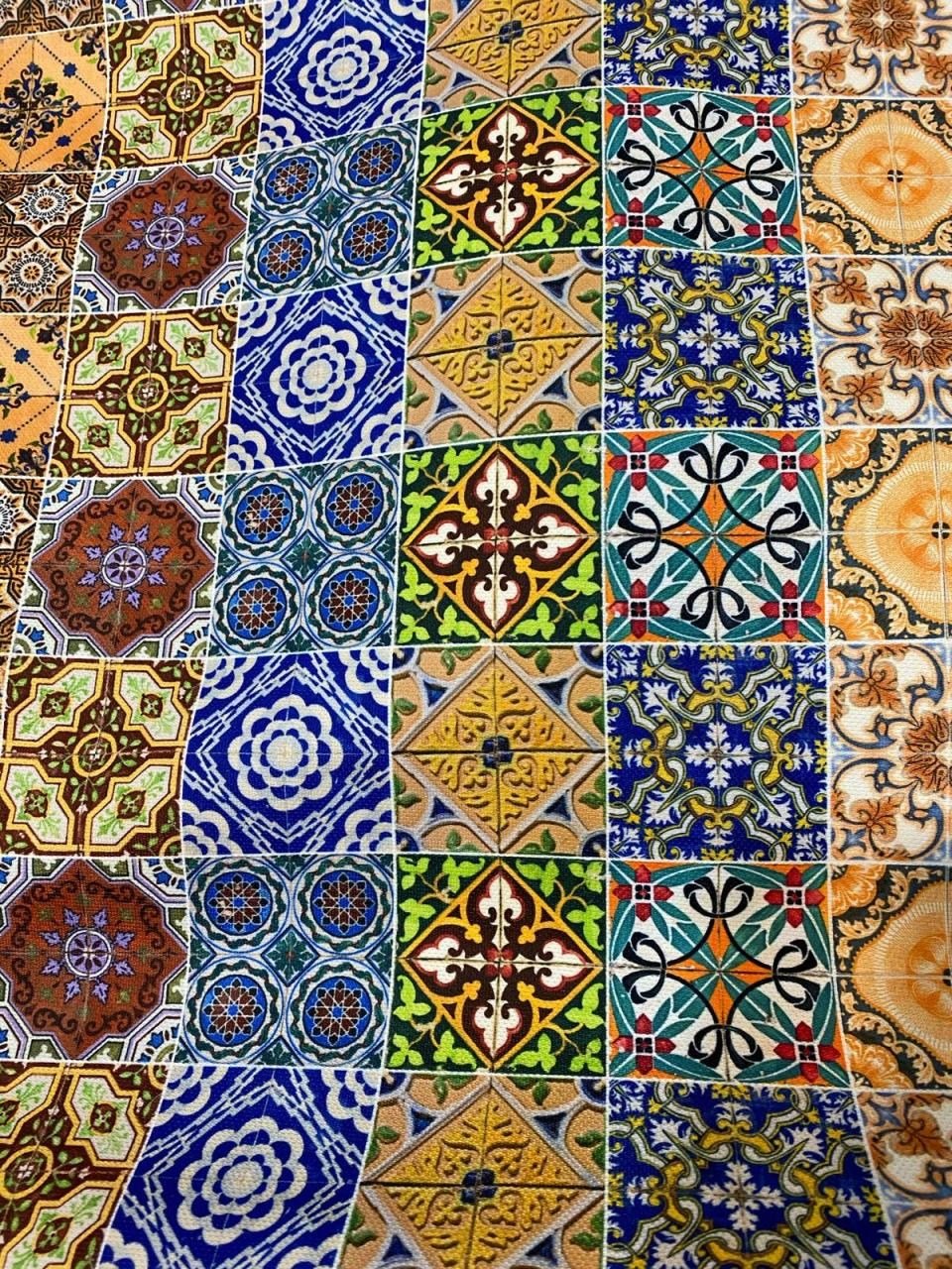 Renkli Seramik Desenli Kumaş