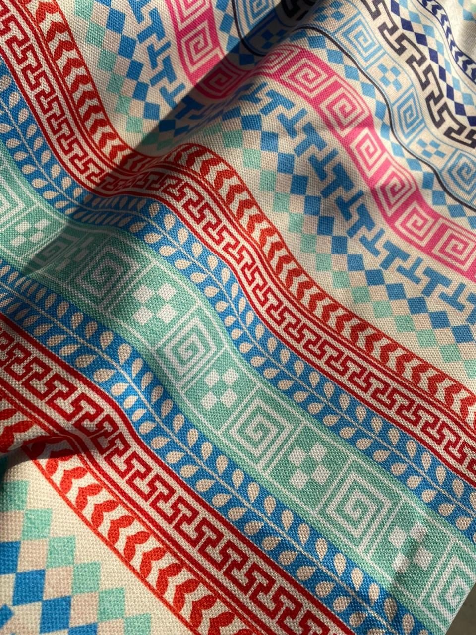 Renkli Sıralı Kilim Desenli Kumaş