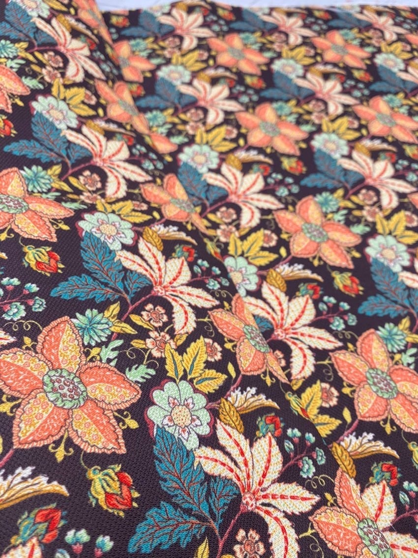 Retro Çiçek Desenli Kumaş