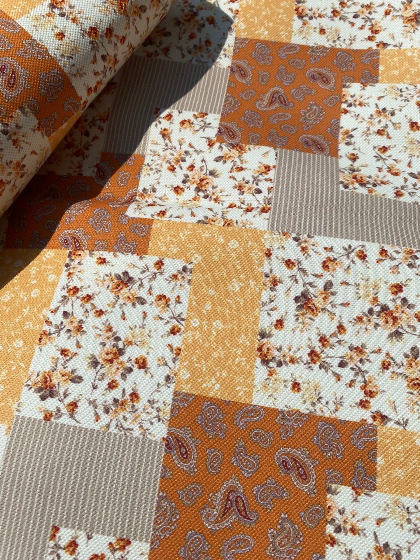 Sarı Tonlu Patchwork Desenli Kumaş