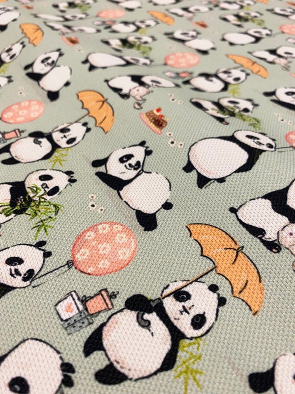 Şemsiyeli Panda Desenli Kumaş