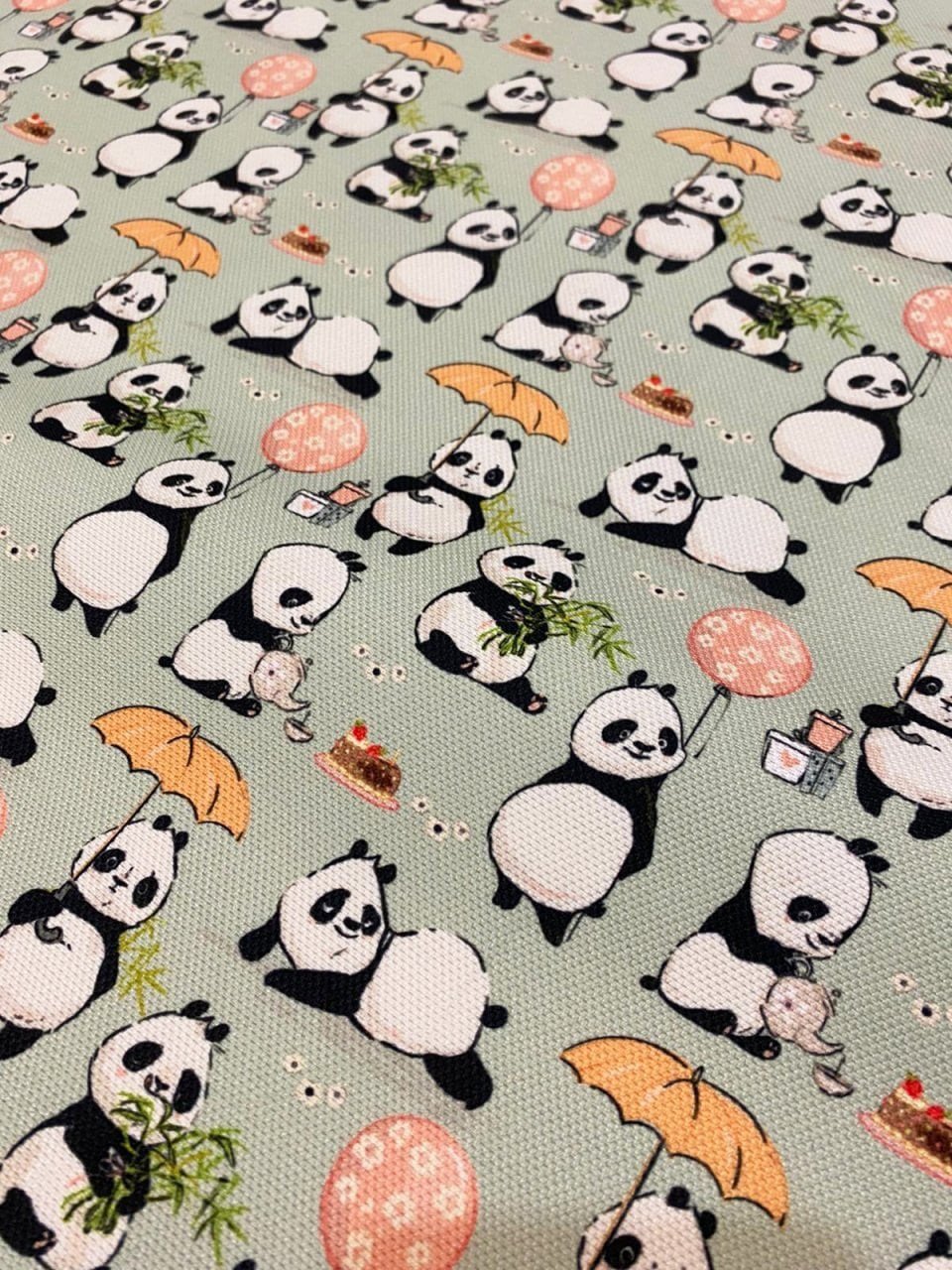 Şemsiyeli Panda Desenli Kumaş