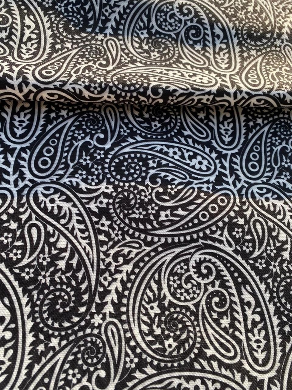 Siyah Beyaz Bandana Desenli Kumaş