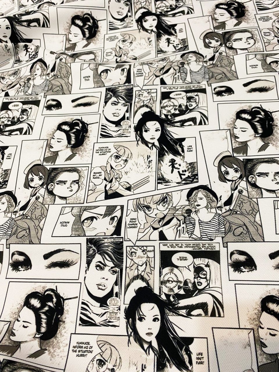 Siyah Beyaz Karikatür Desenli Kumaş 2