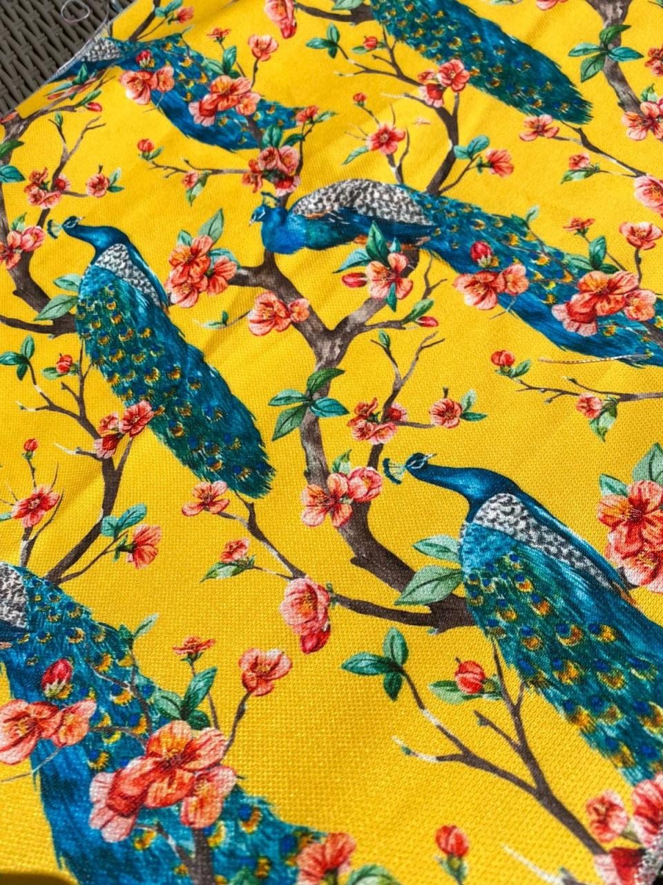 Tavus Kuşu Desenli Kumaş