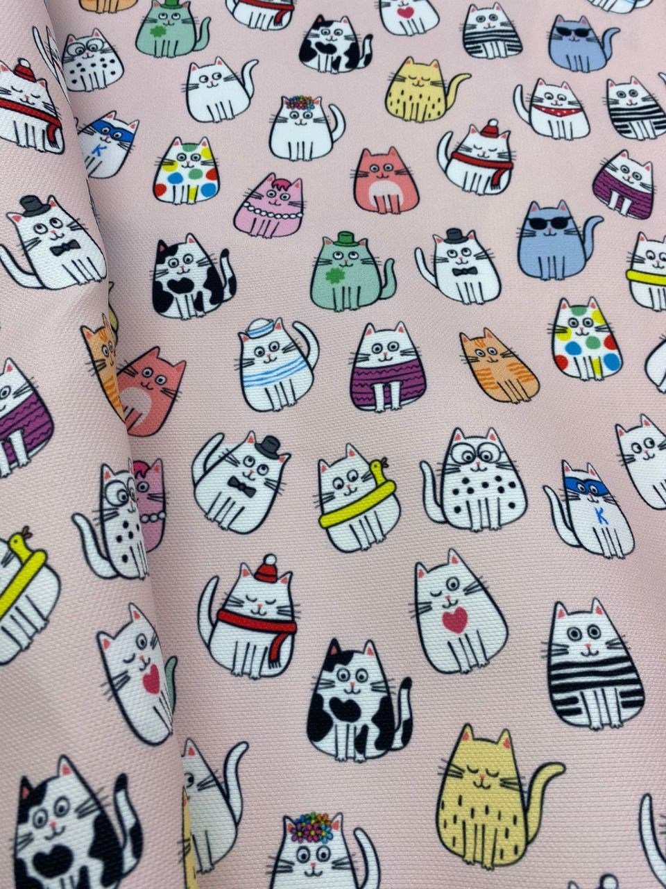 Tombul Kedi Desenli Kumaş