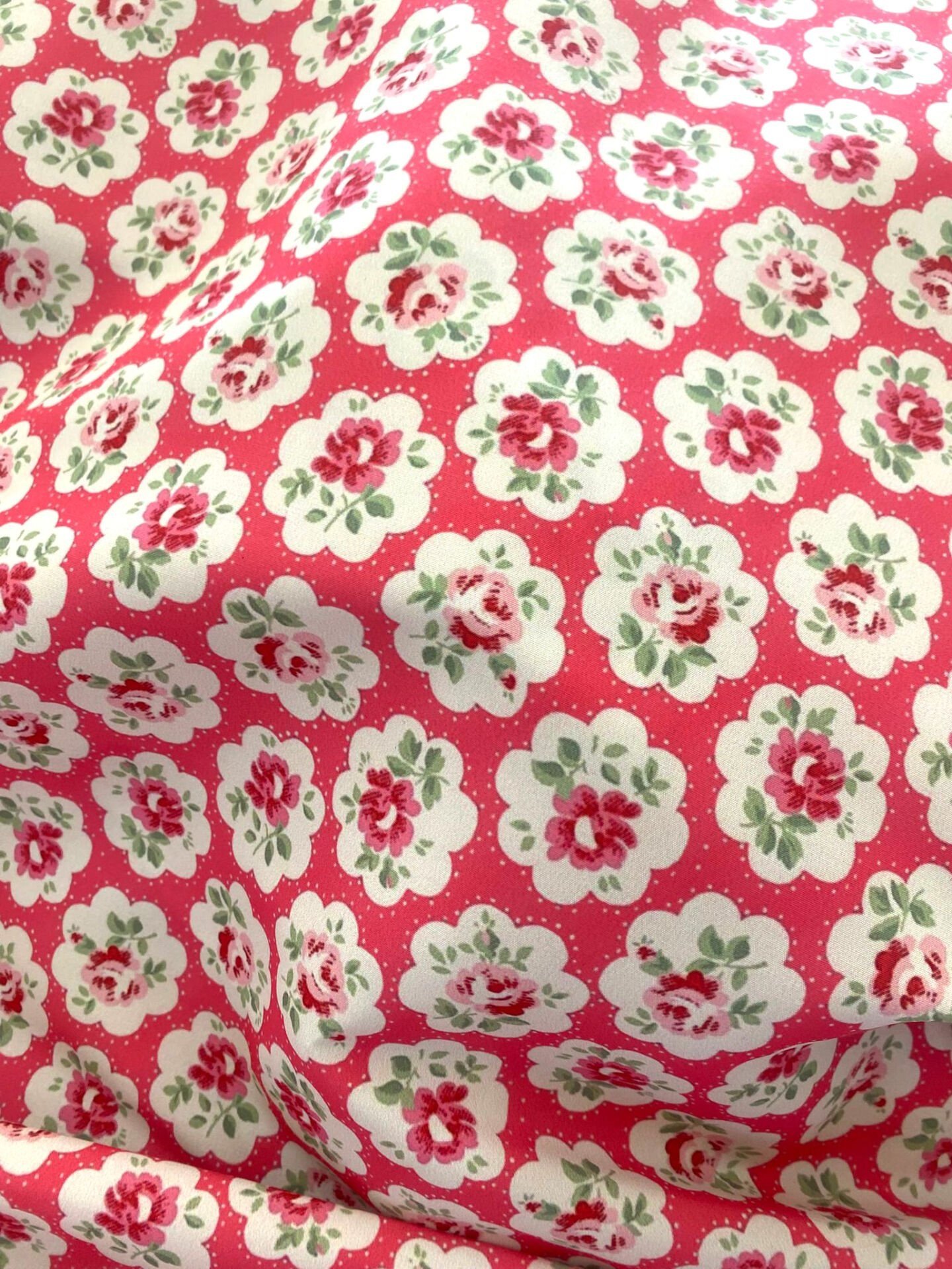 Vintage Top Güllü Narçiçeği Zeminli Çiçekli Kumaş