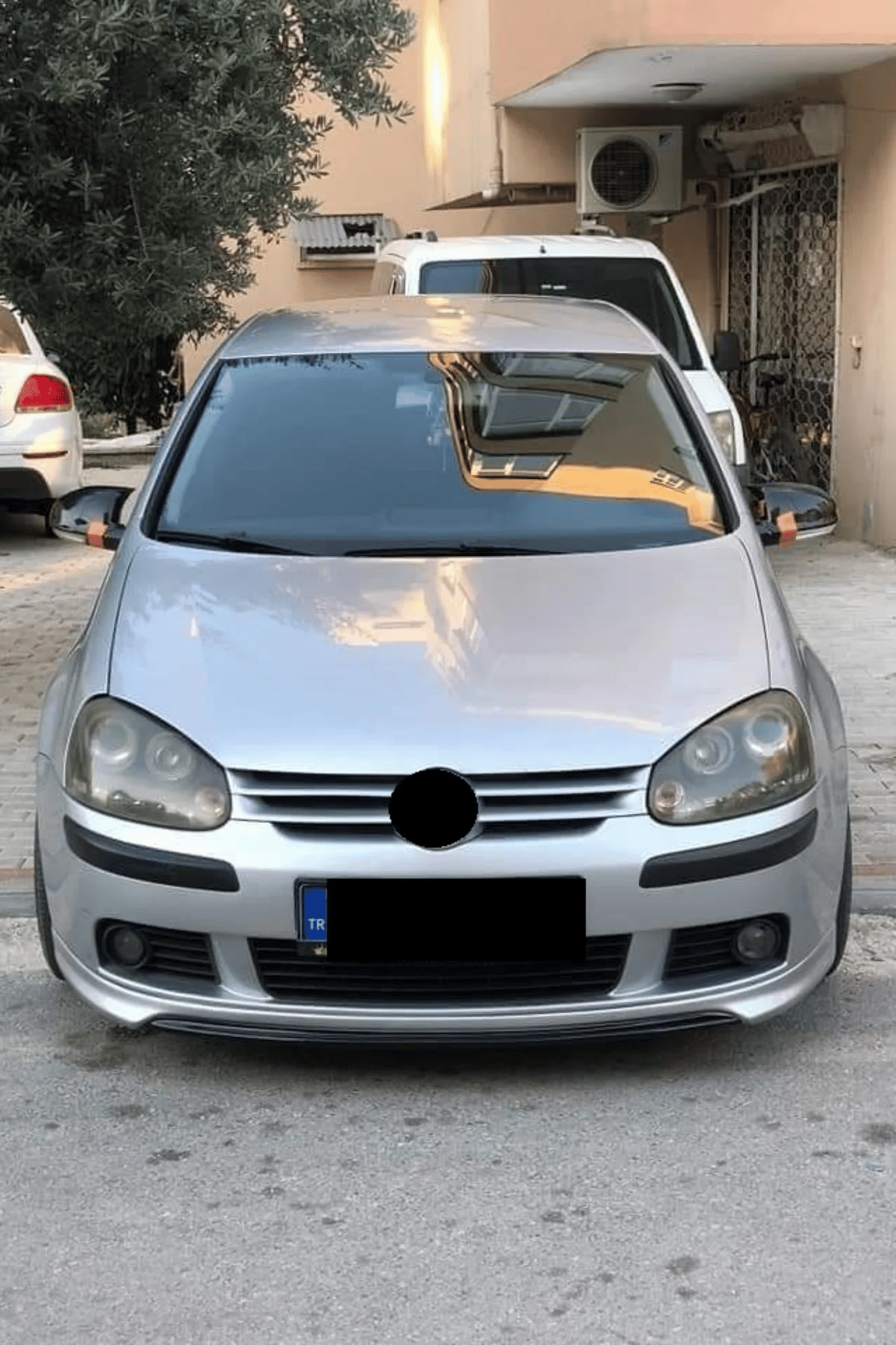volkswagen-golf-5-on-ek-plastik--a1c0-.png