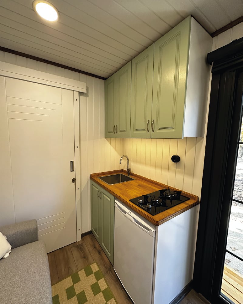 TINY HOUSE