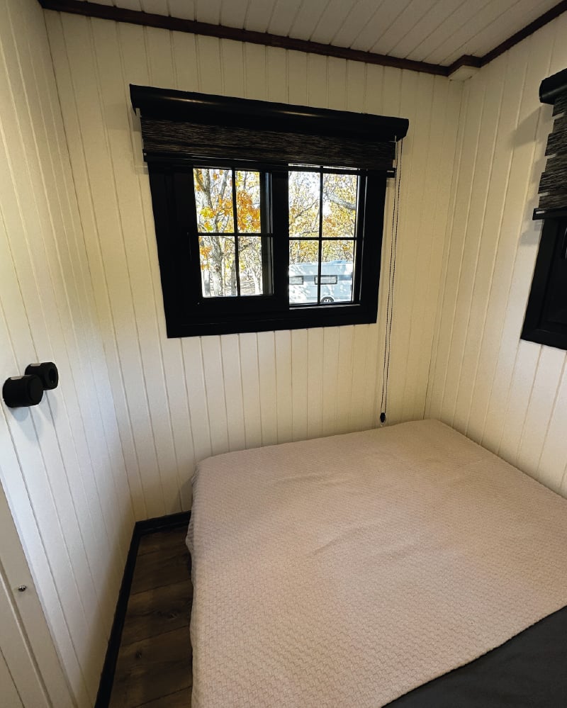 TINY HOUSE