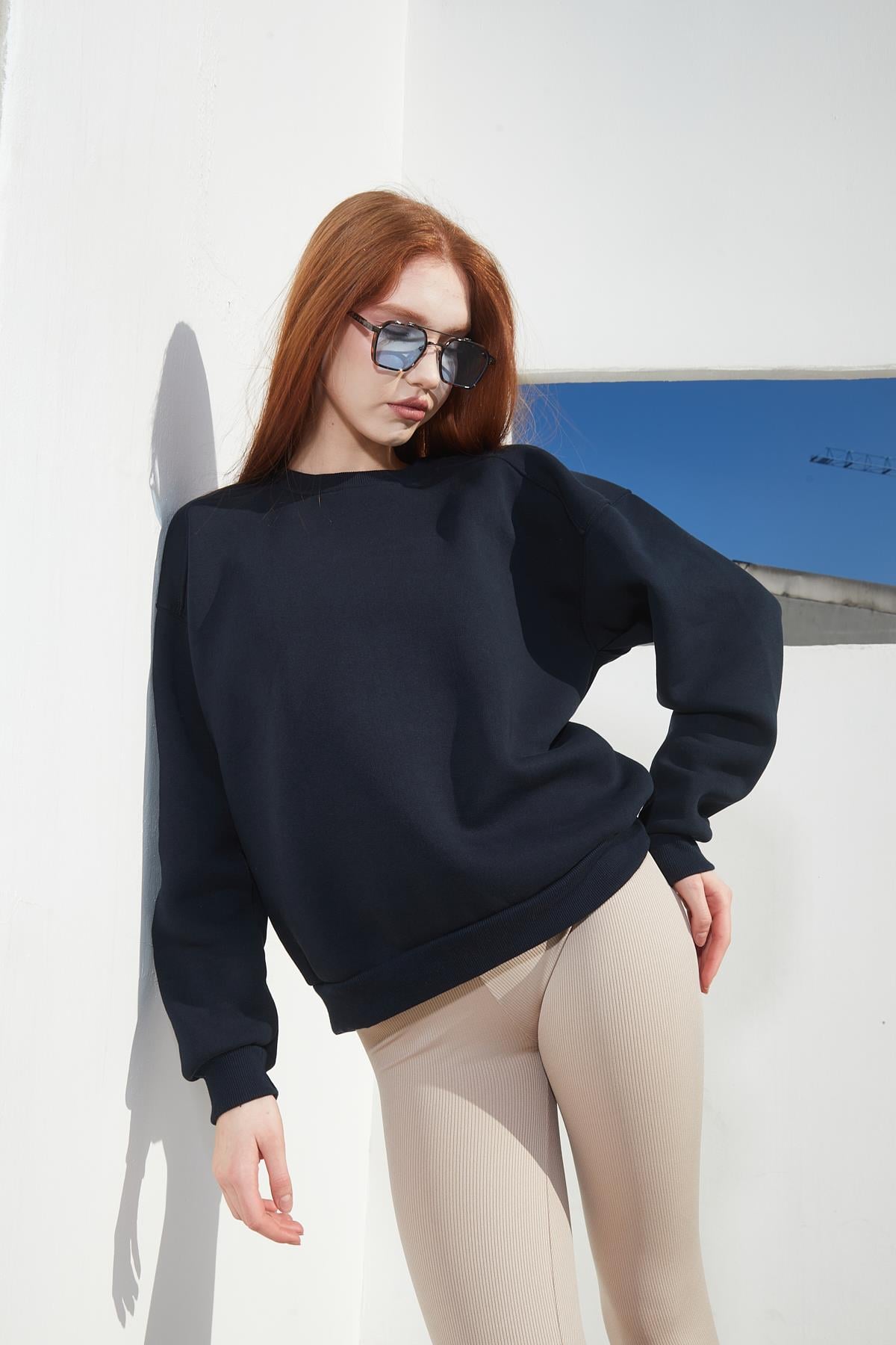 Lacivert Renk Bisiklet Yaka Oversize Sweatshirt