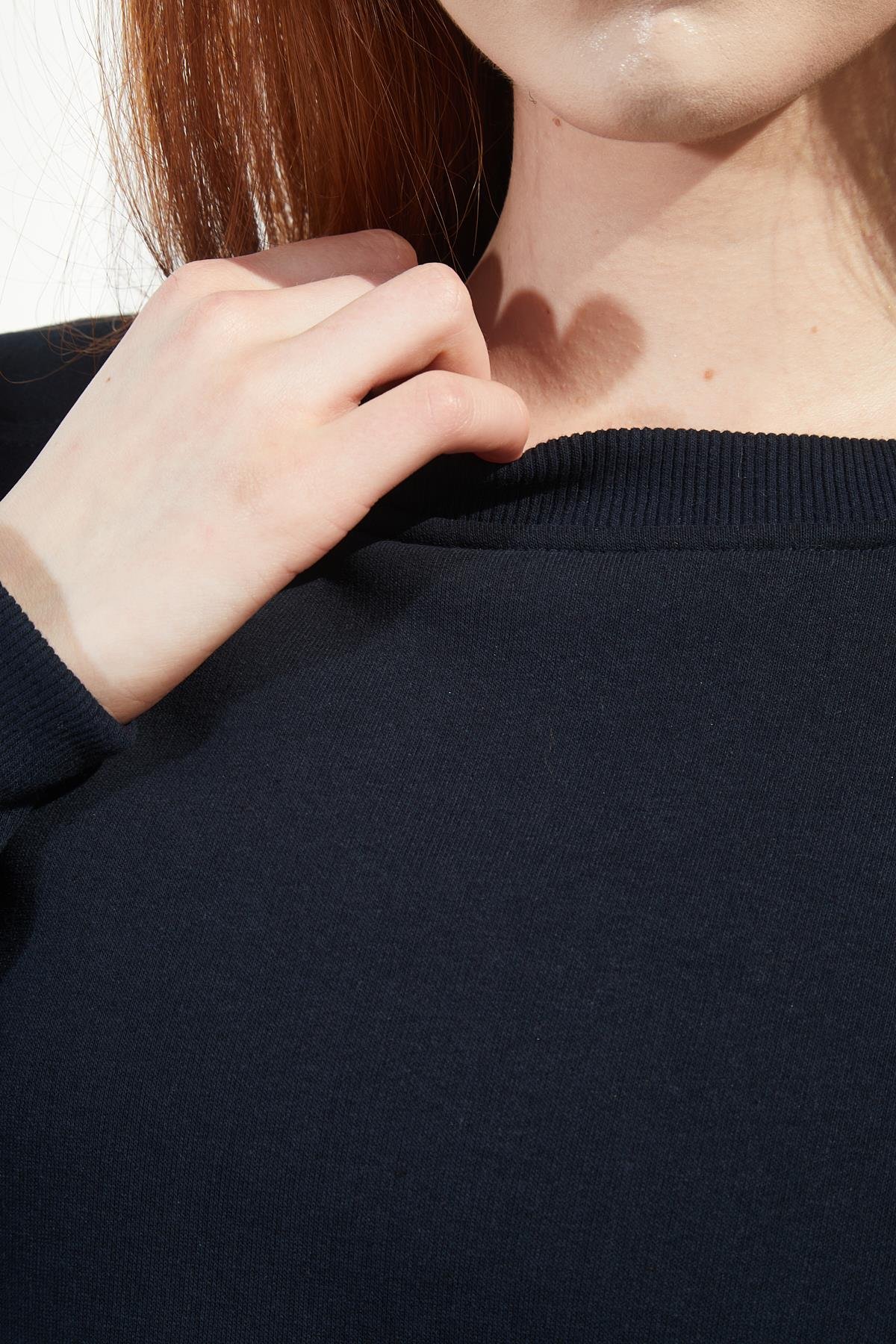 Lacivert Renk Bisiklet Yaka Oversize Sweatshirt