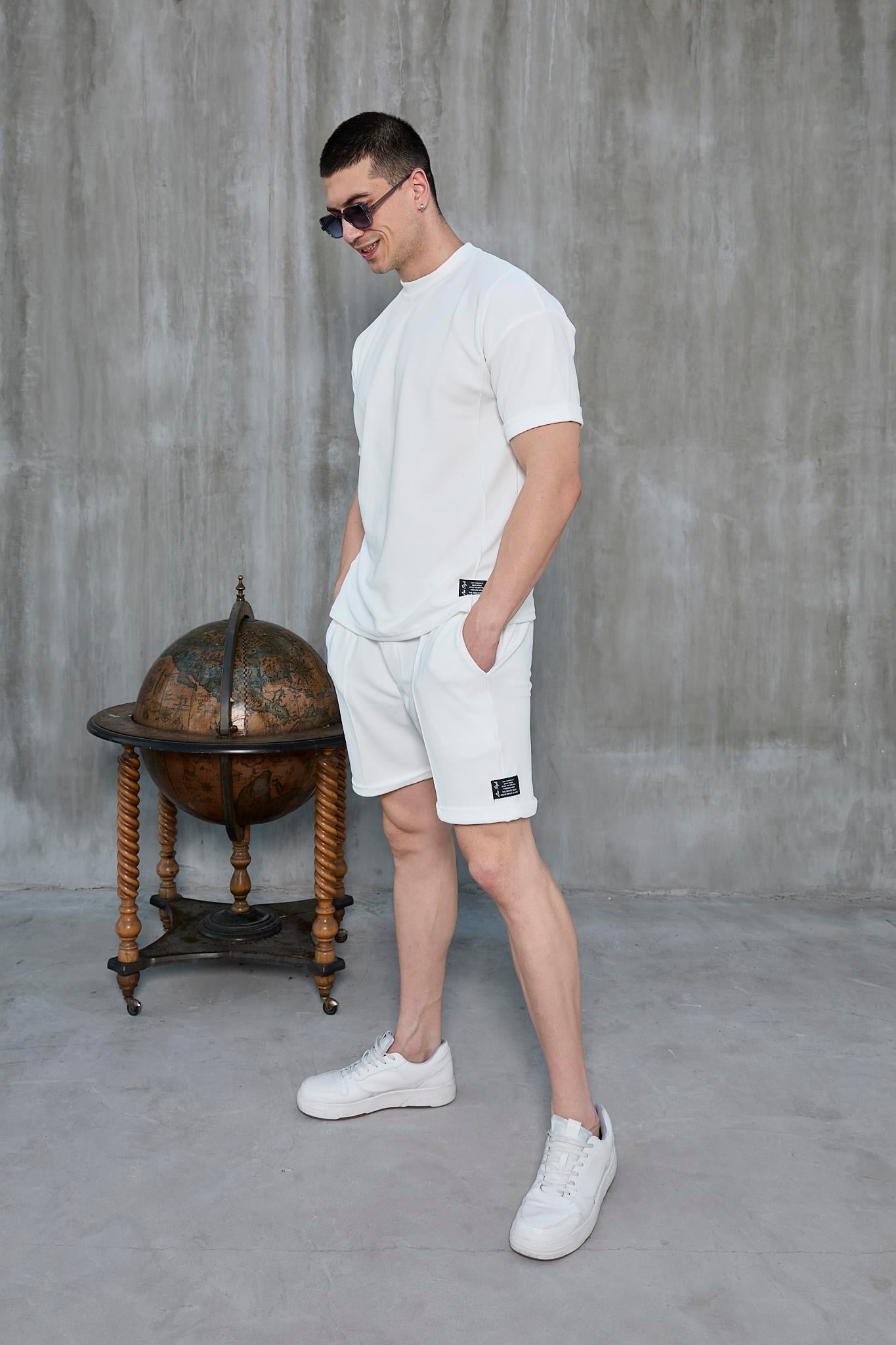 Beyaz Renk Oversize Tişört ve Şort Takım