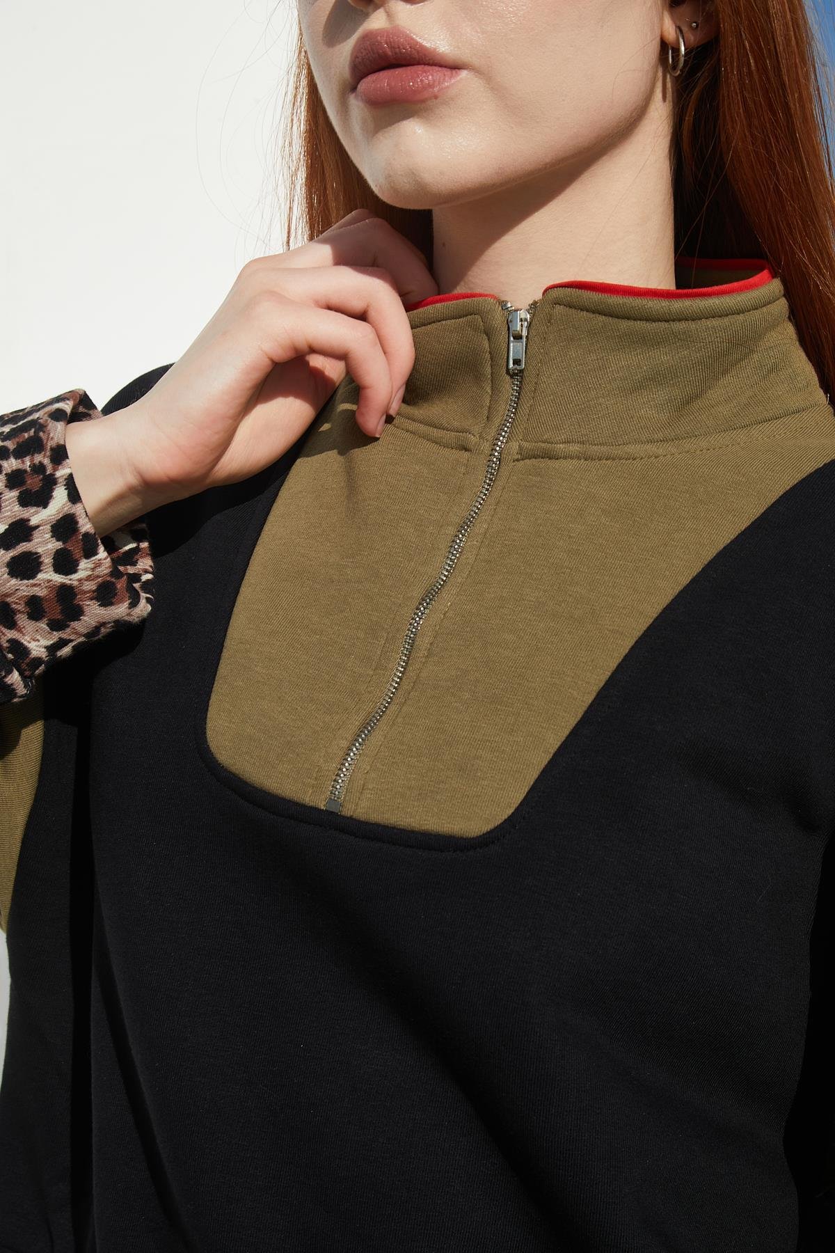 Leopar Detaylı Fermuarlı Siyah Sweatshirt
