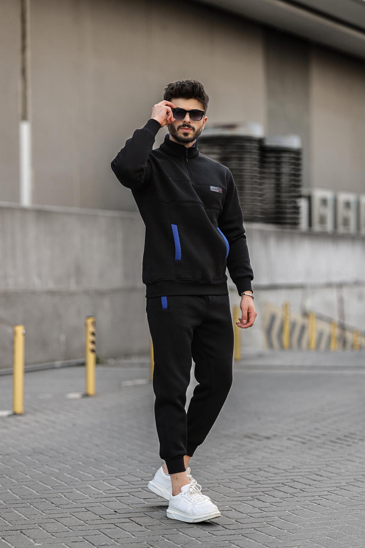 Siyah Renk Dik Yaka Fermuarlı Takım