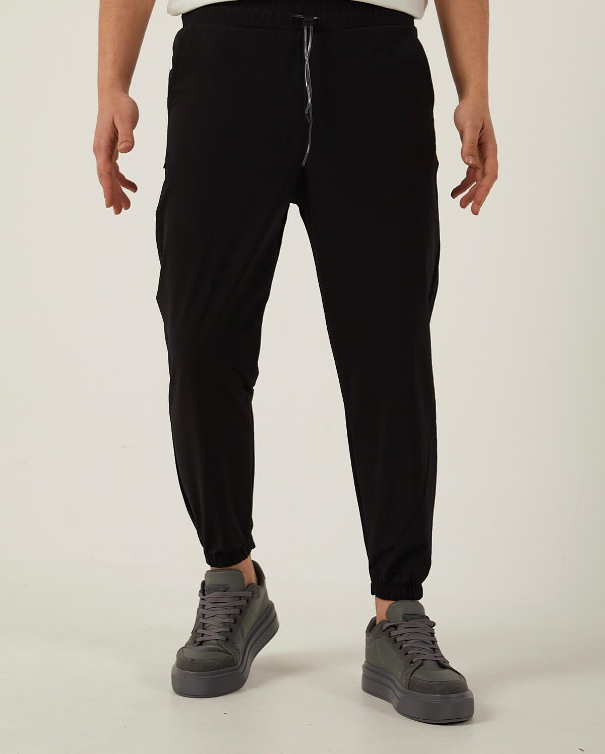 Siyah Renk Paraşüt Kumaş Jogger Erkek Pantolon