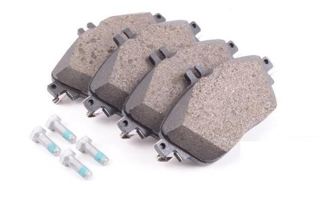 BSGMercedes W117 Kasa CLA 180 CDI Ön Fren Balata Takım Bsg Marka A0004203002A0004203002