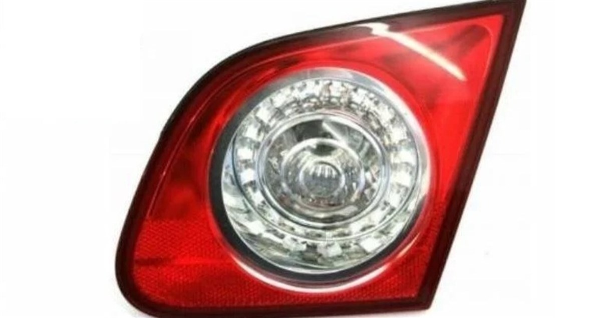 Volkswagen Passat 2006 - 2010 Stop Lambası İç Sağ Depo Marka 3C5945093