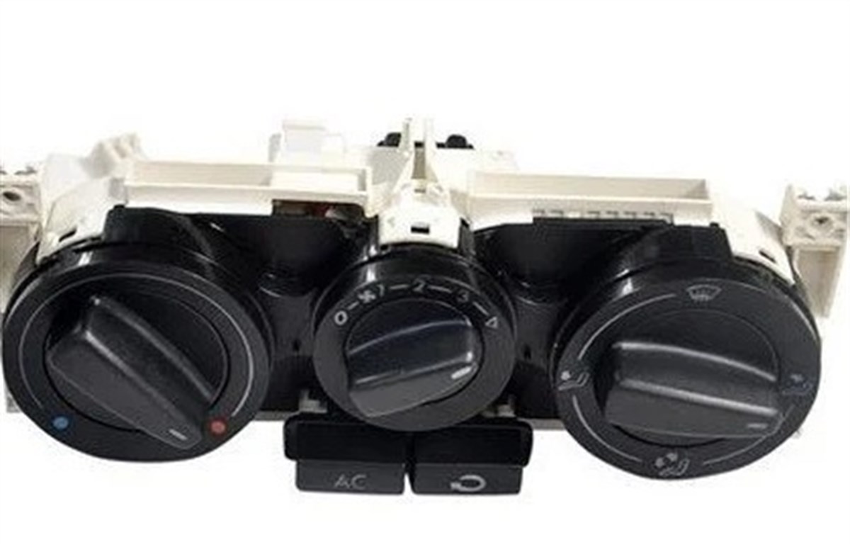 Volkswagen Polo 2000-2002 Model Arası Klima / Kalorifer Kumanda Paneli Gva Marka 1J0820045F