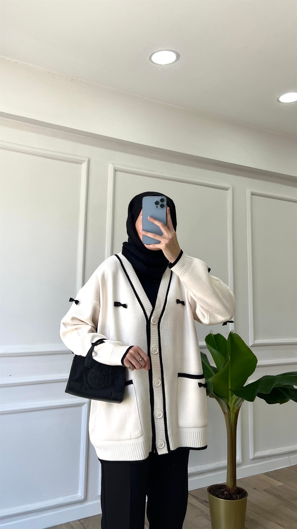 Fiyonk Detaylı Hırka - Ekru