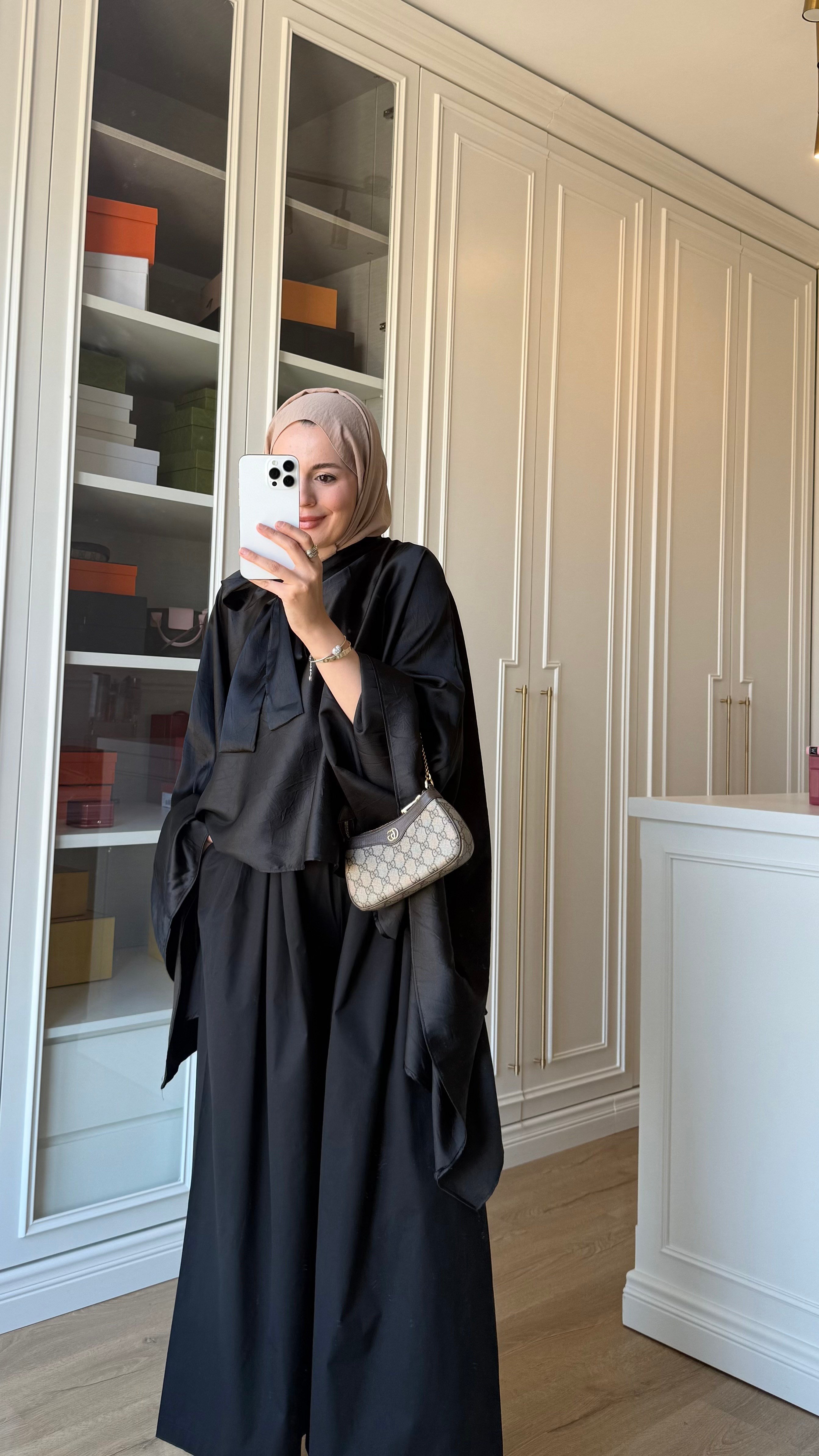 Fularlı Saten Bluz Siyah