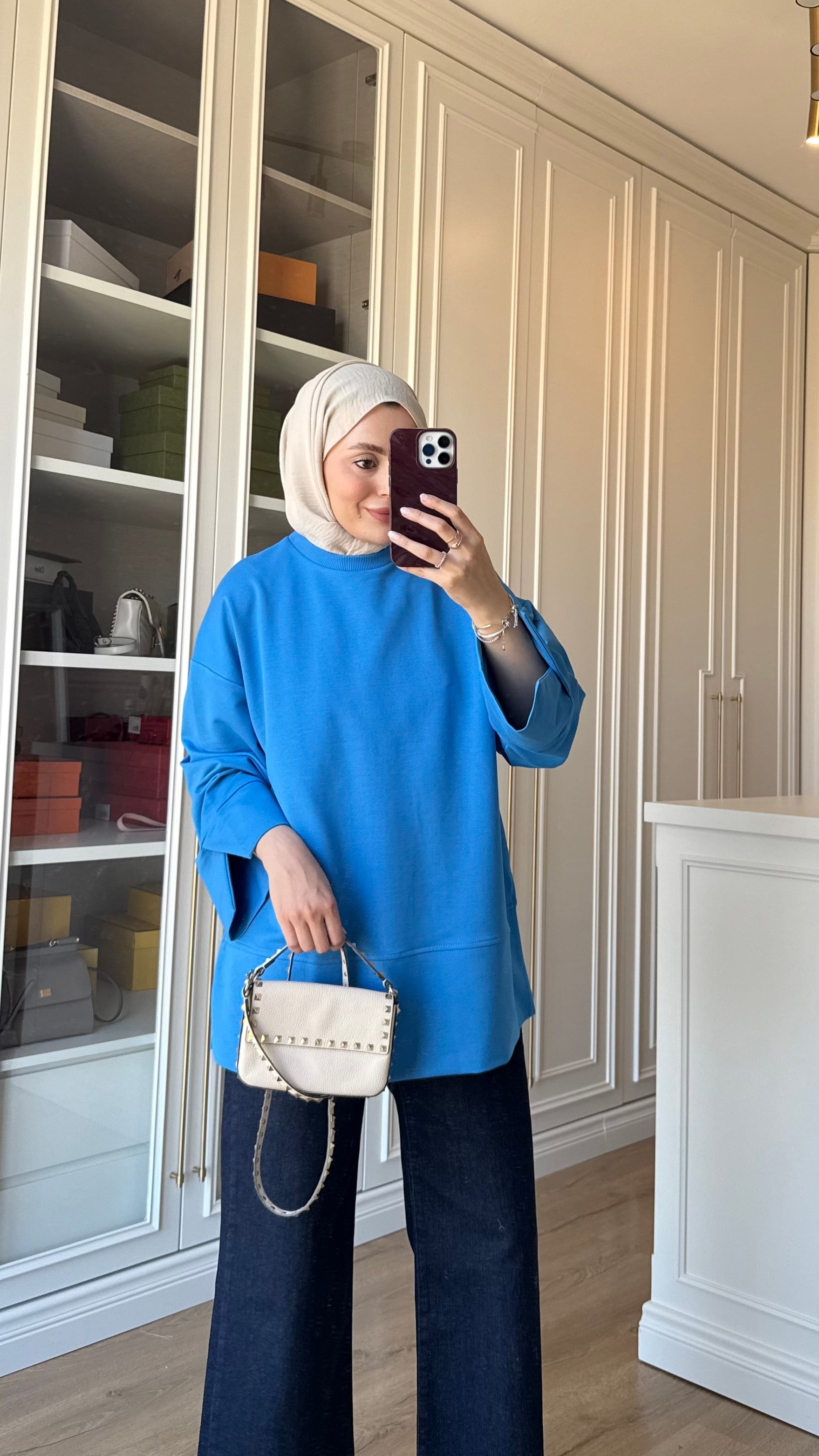 Kolları Yırtmaçlı Sweatshirt Mavi