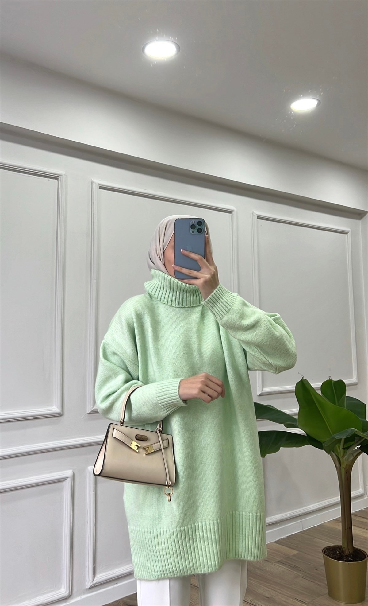 Mint Boğazlı Kenarları Yırtmaclı Kazak
