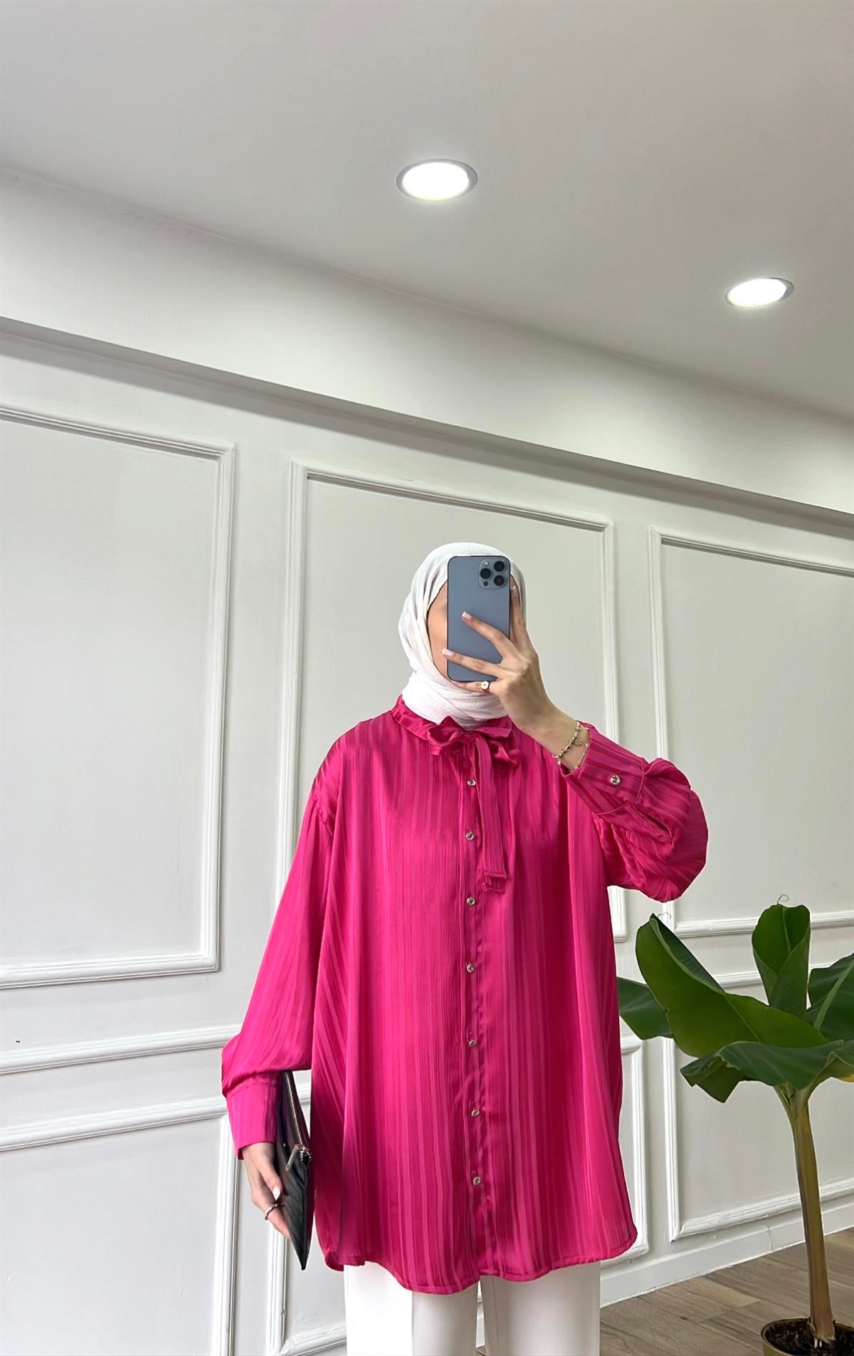 Pembe - Fularlı Saten Gömlek