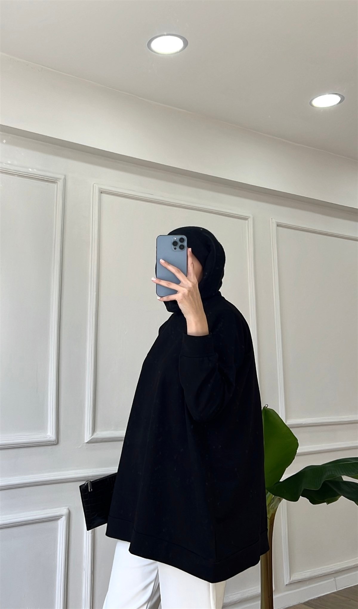 Siyah İki İplik Emojili Sweatshirt