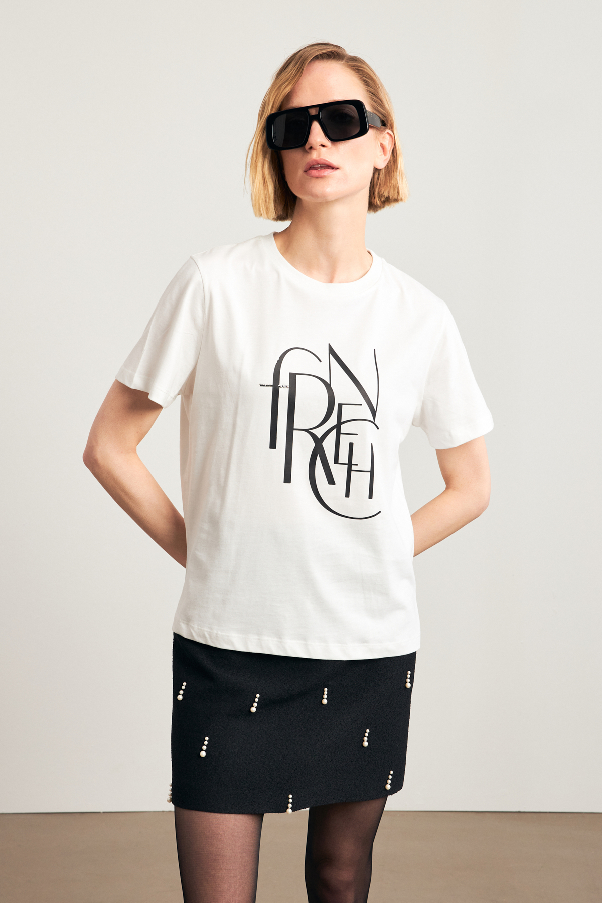 Ekru %100 Pamuk Baskı Detaylı Bisiklet Yaka Kısa Kollu T-Shirt