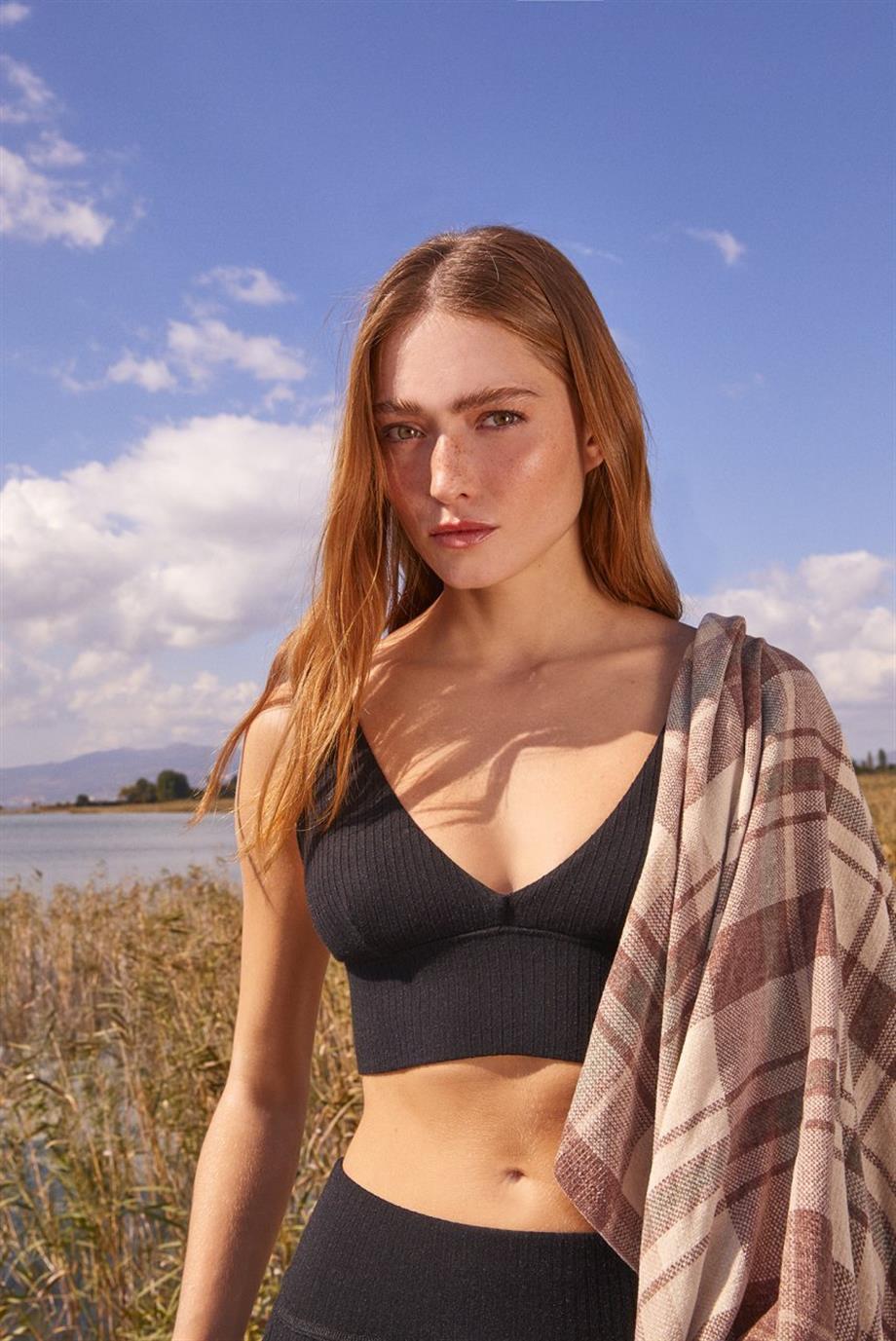 ULTRA COMFORT V YAKA BRALET SİYAH