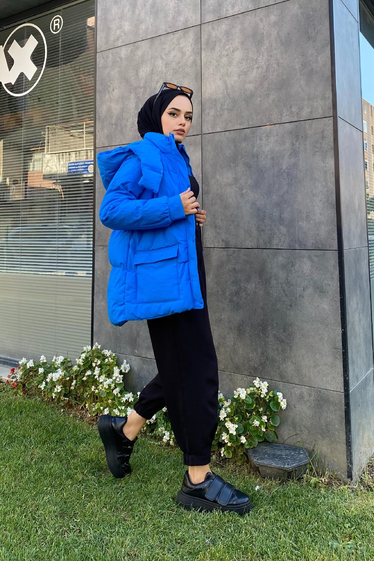 Beli Büzgülü Mont Mavi