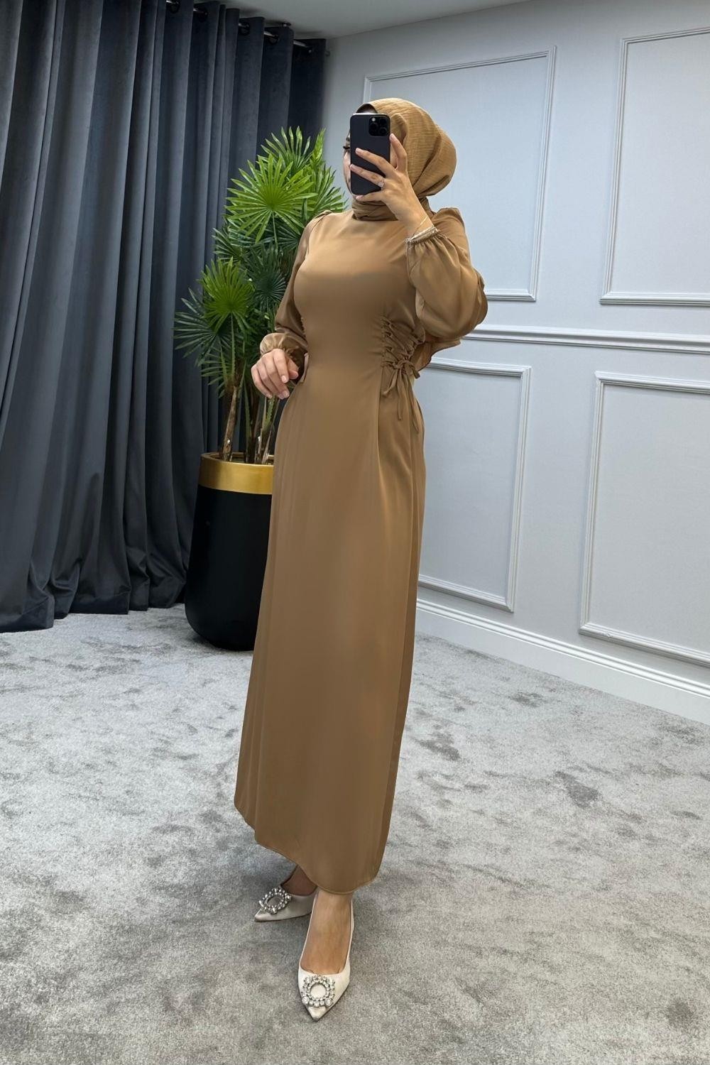 Elenor Belden Bağlamalı Saten Tesettür Elbise Vizon