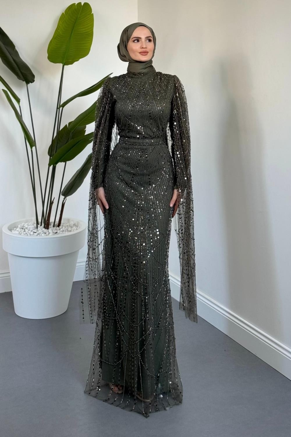 Eloria Pelerinli Boncuk İşlemeli Abiye Haki