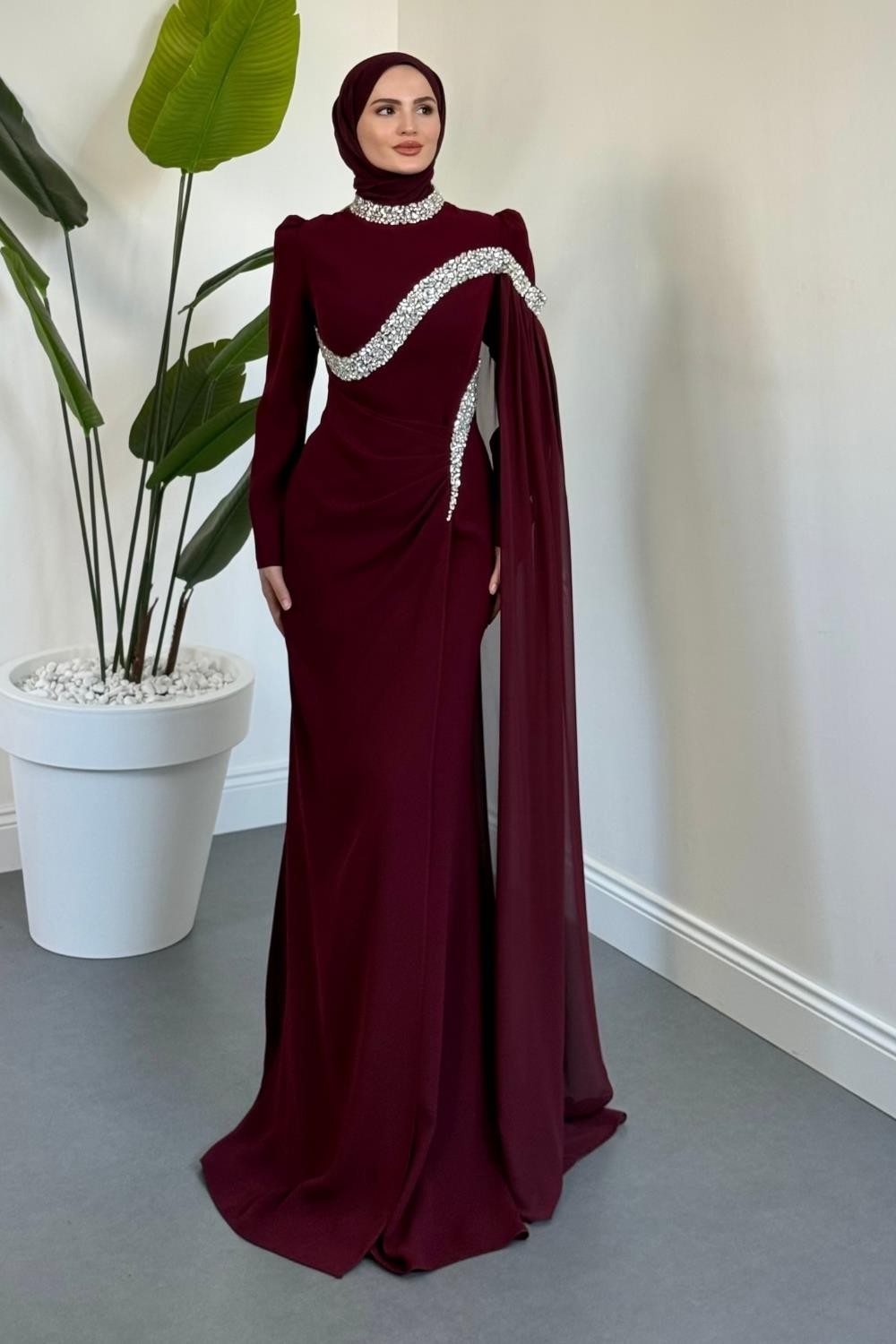 Feriha Yandan Pelerinli Taşlı Özel Tasarım Abiye Vişne Çürüğü