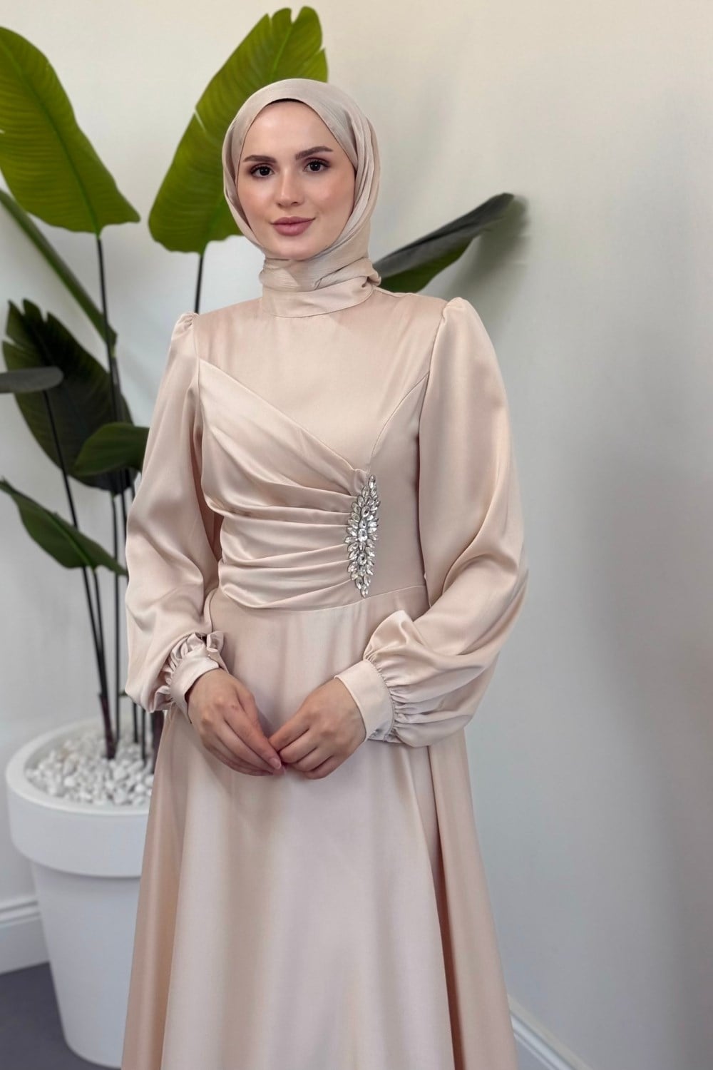 Florentine Taşlı Saten Abiye Krem