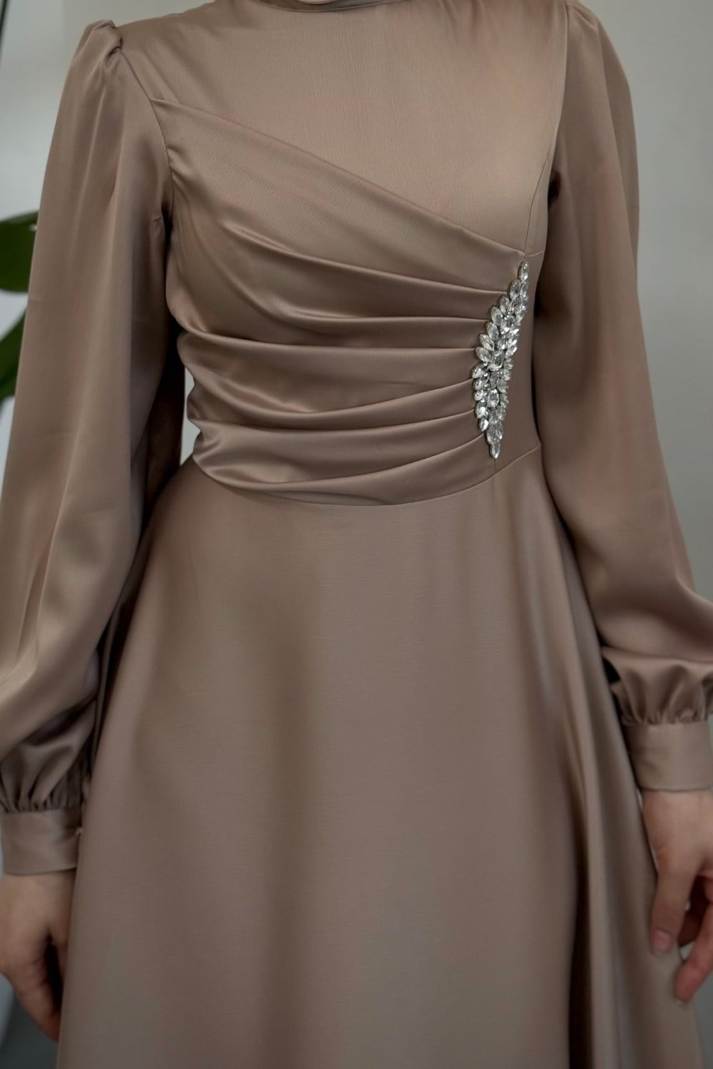 Florentine Taşlı Saten Abiye Vizon