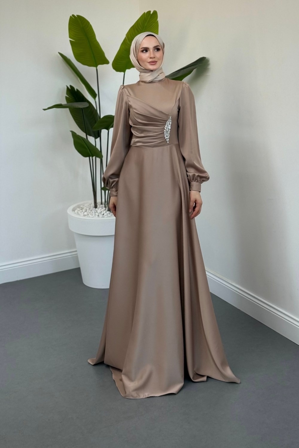 Florentine Taşlı Saten Abiye Vizon