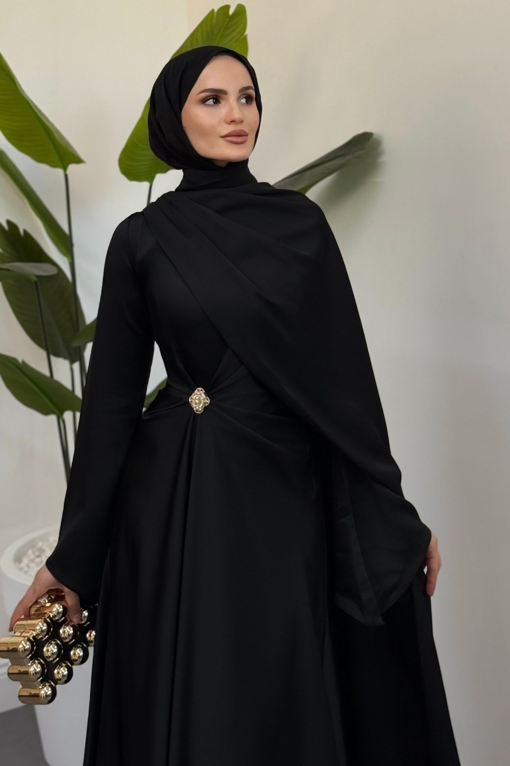 Franzıska Seyyar Broşlu Saten Abiye Siyah 