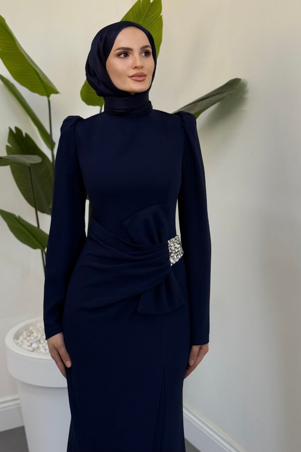 Holy Yandan Fiyonklu Taşlı Balık Abiye Lacivert