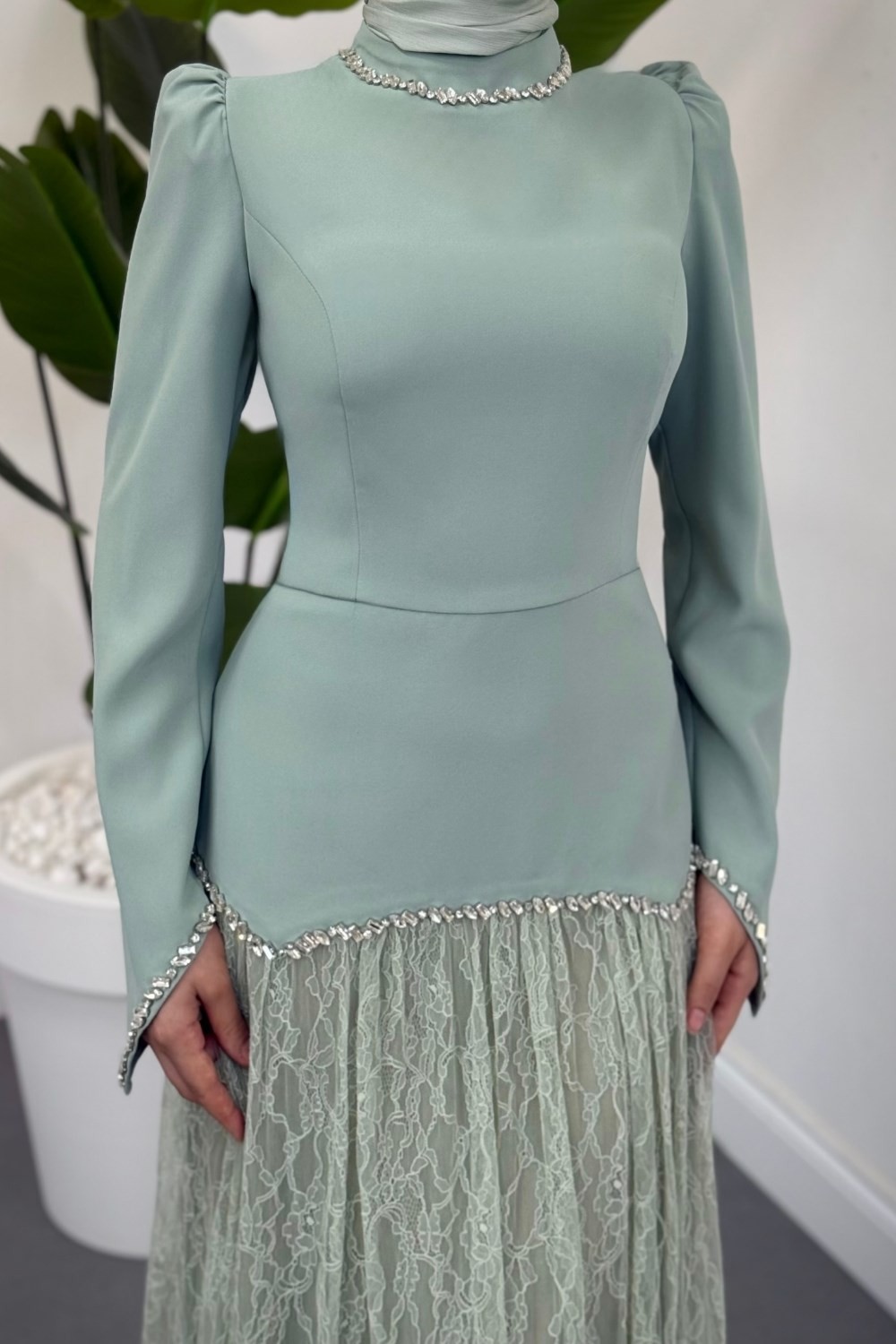 İvena Dantelli Taşlı Abiye Mint