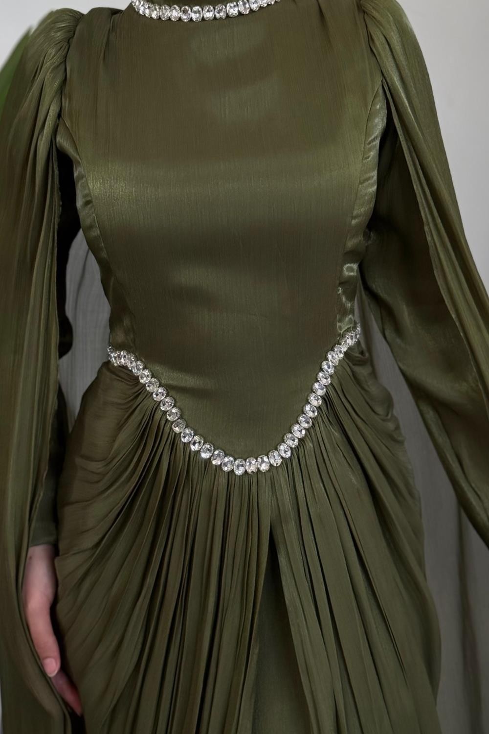 Maelis Beli Ve Boynu Taşlı Abiye Haki