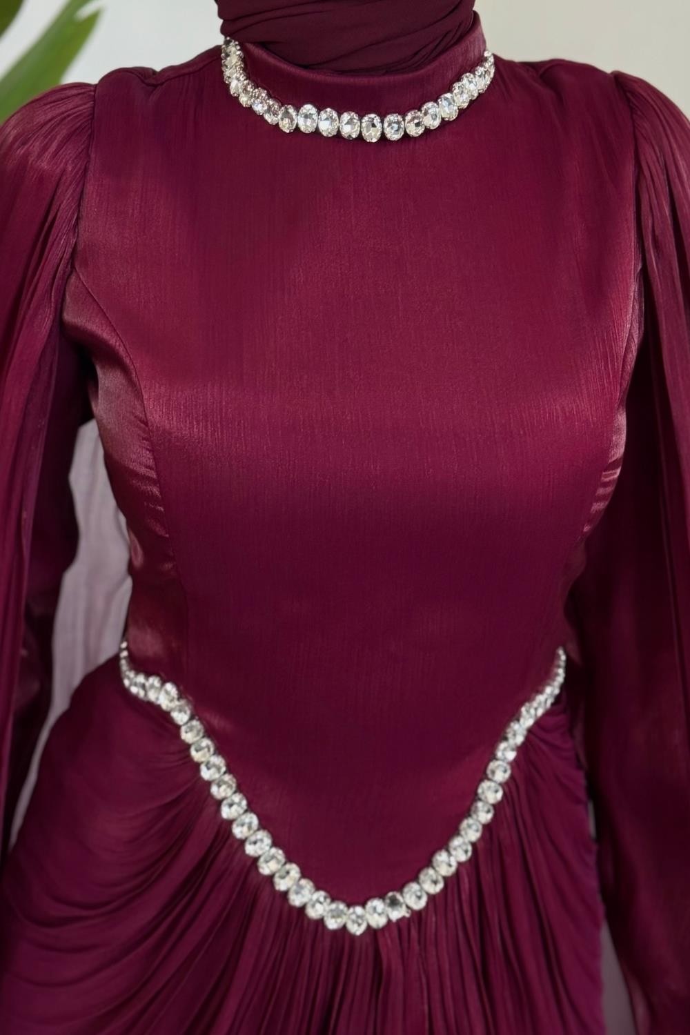 Maelis Beli Ve Boynu Taşlı Abiye Mürdüm