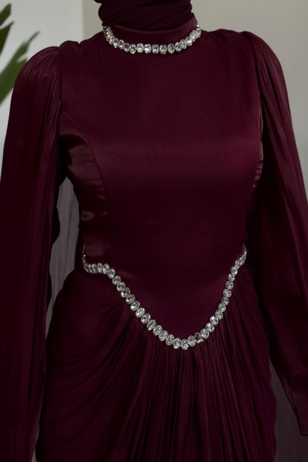 Maelis Beli Ve Boynu Taşlı Abiye Mürdüm