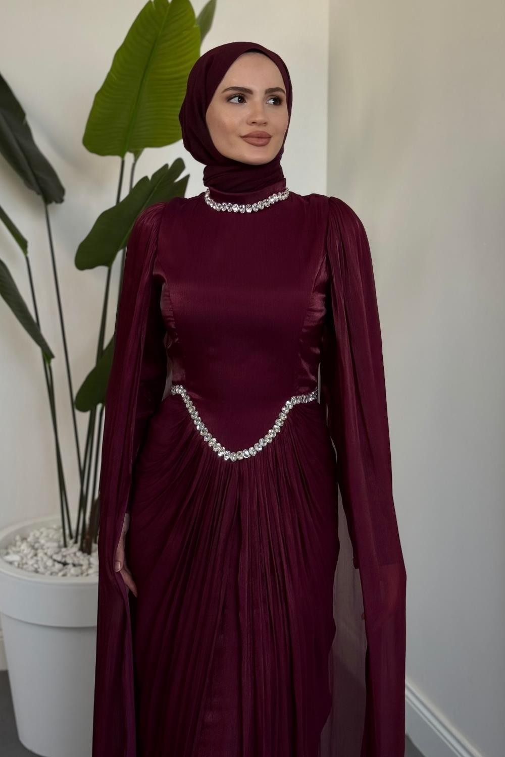 Maelis Beli Ve Boynu Taşlı Abiye Mürdüm