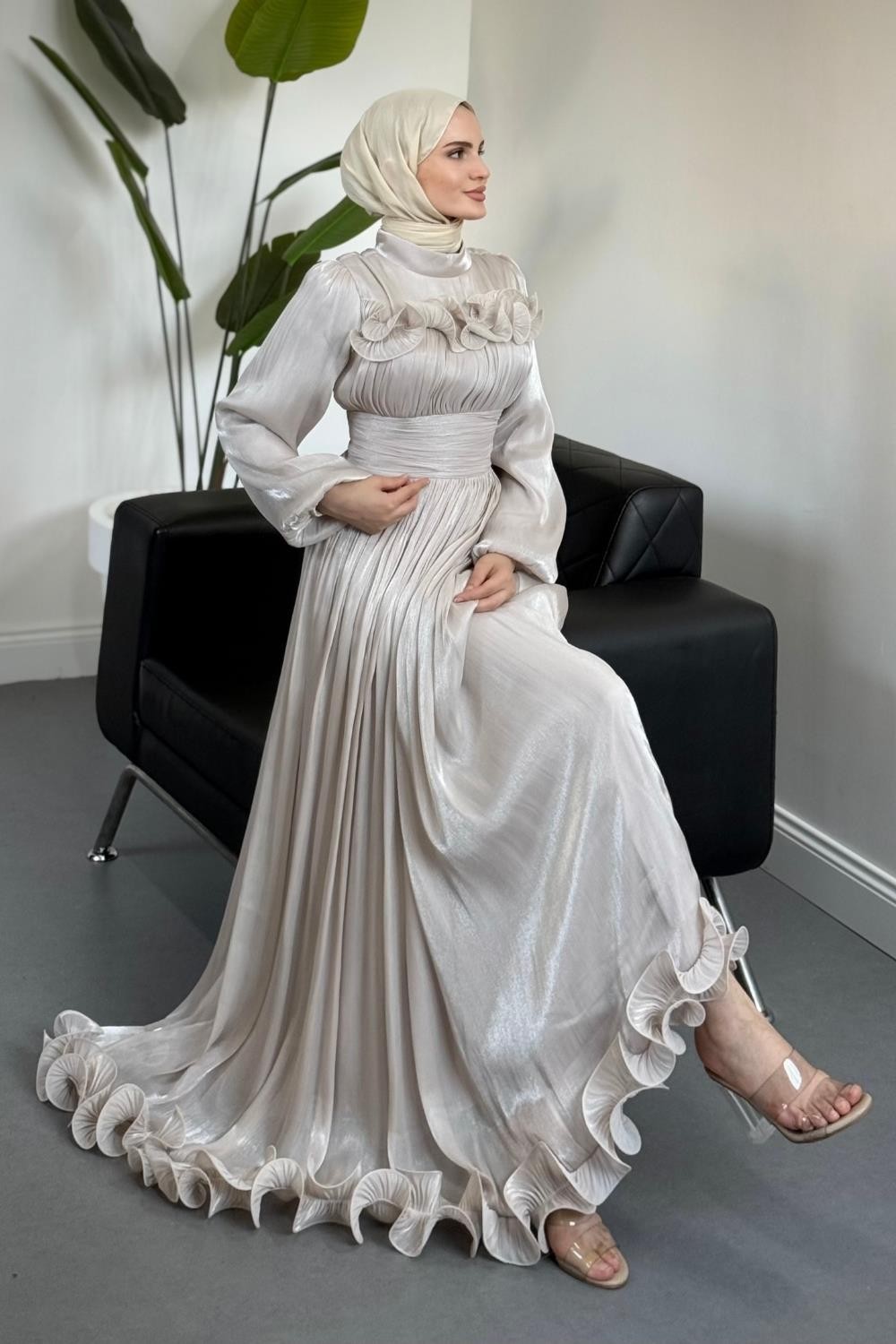 Maryam Altı Ve Göğüs Kısmı Fırfırlı Janjan Abiye Taş