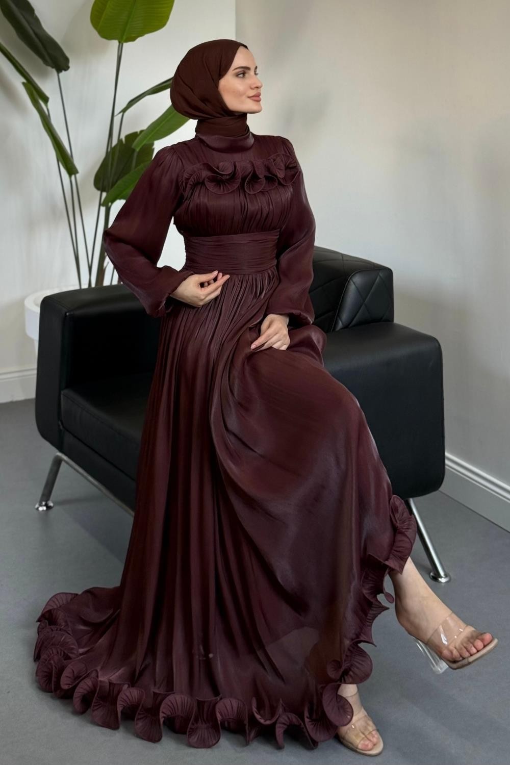 Maryam Altı Ve Göğüs Kısmı Fırfırlı Janjan Abiye Çikolata Kahve